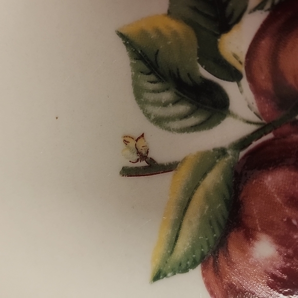 ☆Set of 4. Casuals by China Pearl. Apple Pattern with Green Rim. Salad Plates.☆ - Picture 5 of 10